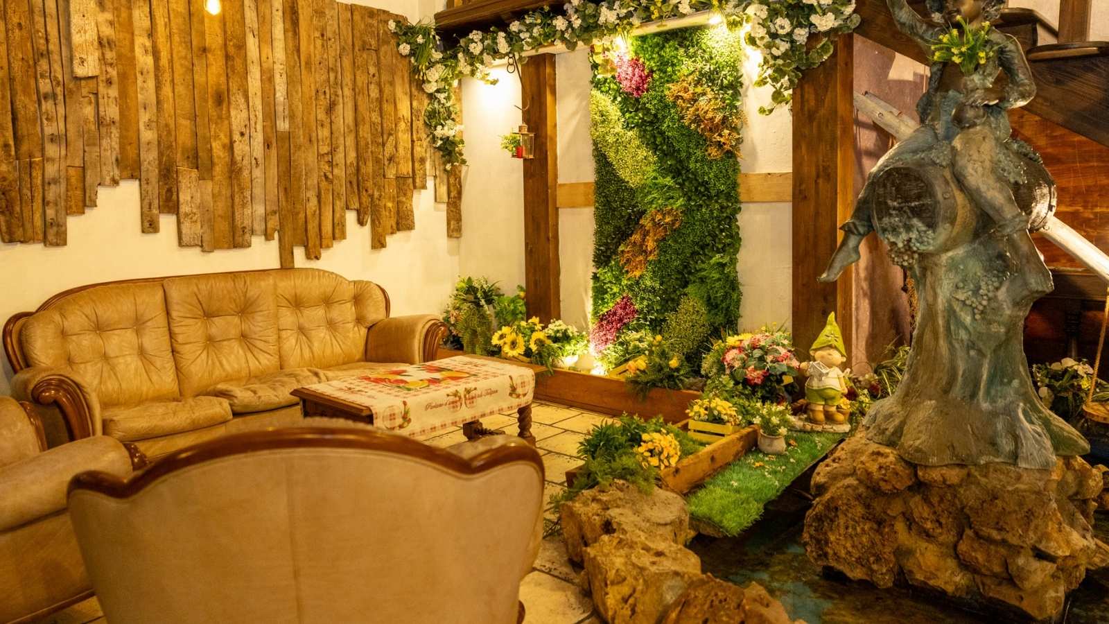 Sala interna con camino