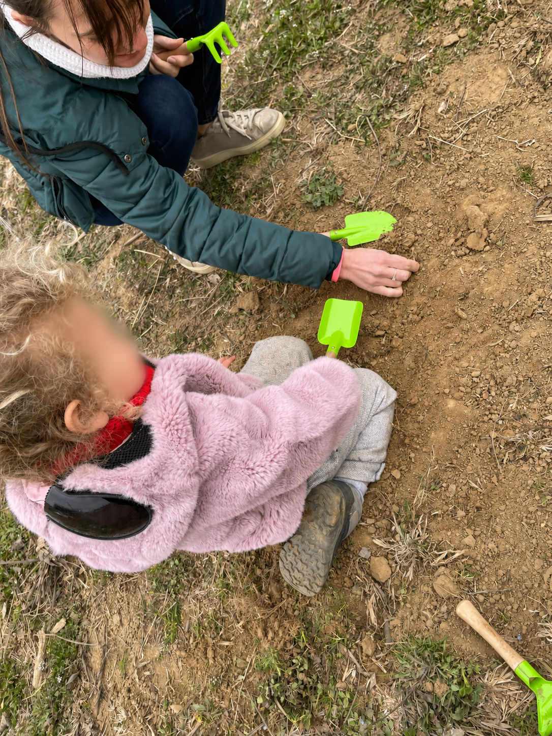 Bambini durante laboratorio orto